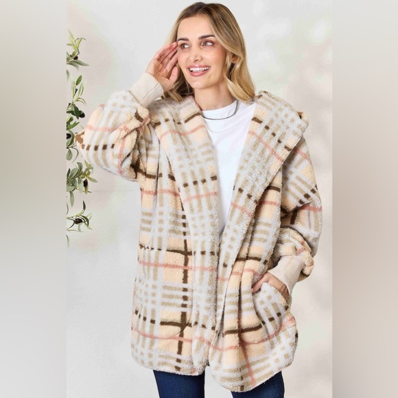 H&T Checked Faux Fur Hooded Jacket - Picture 4 of 6
